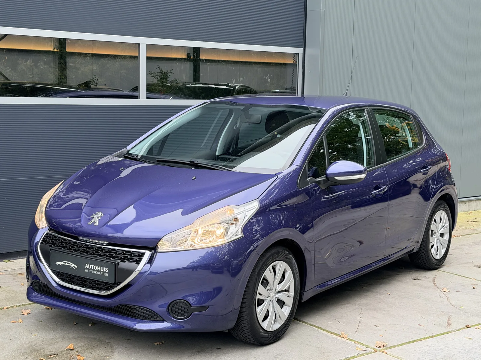 Peugeot 208 (2012) — foto 1