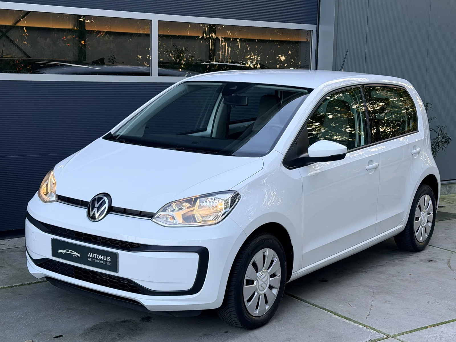 Volkswagen Up! (2020) — foto 1
