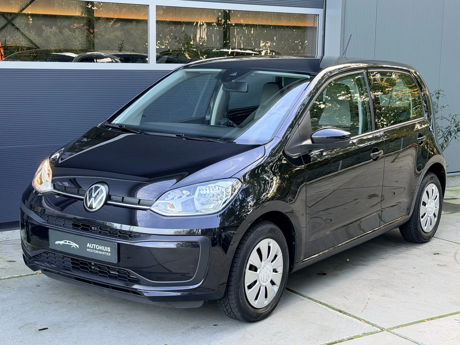 Volkswagen Up! (2022) — foto 1