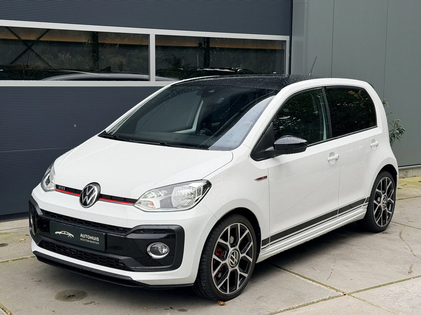 Volkswagen Up! (2023) — foto 1