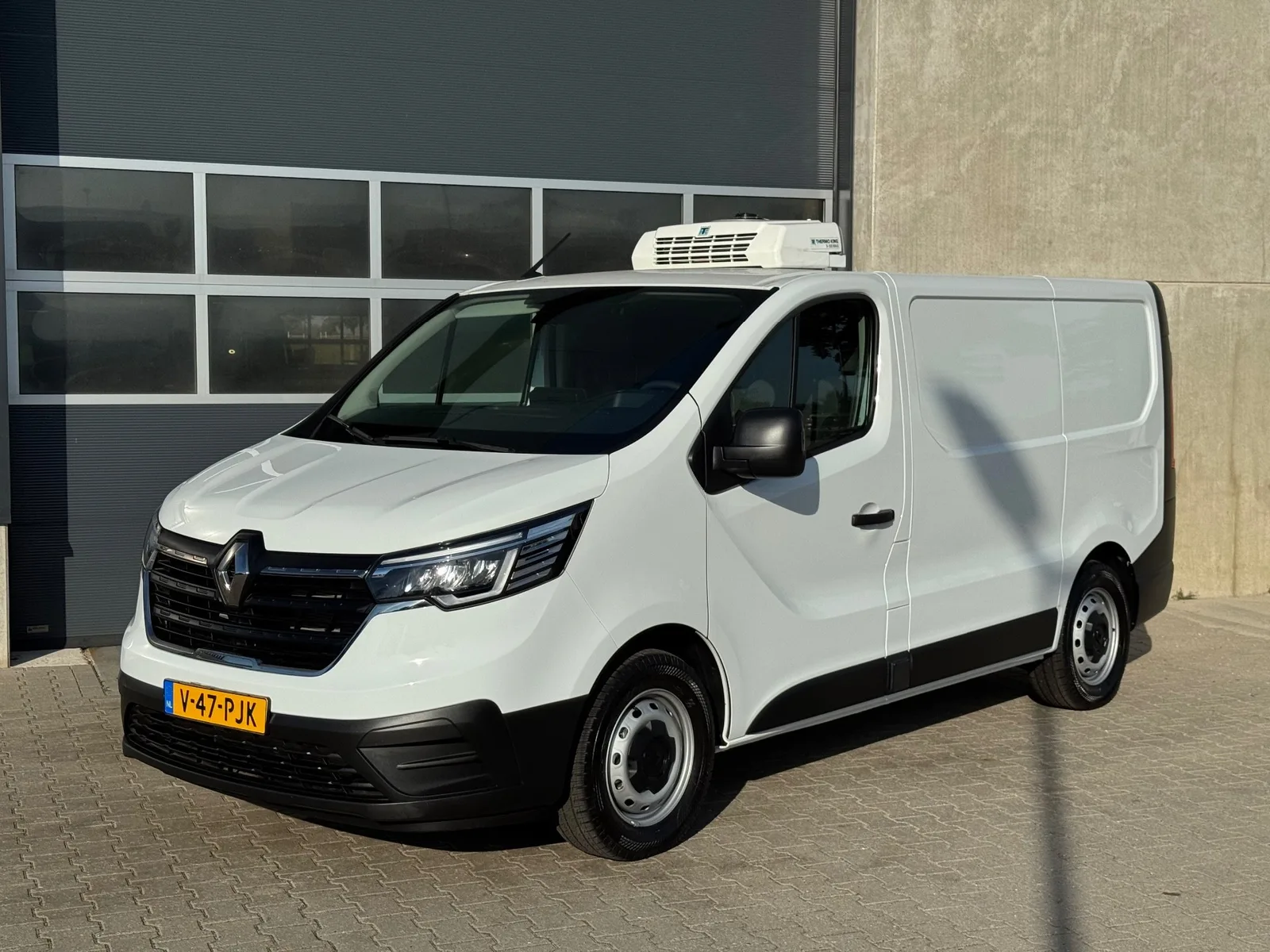 Renault Trafic (2024) — foto 1