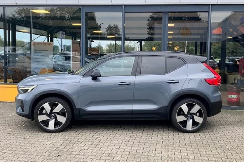 Volvo XC40 (2022)