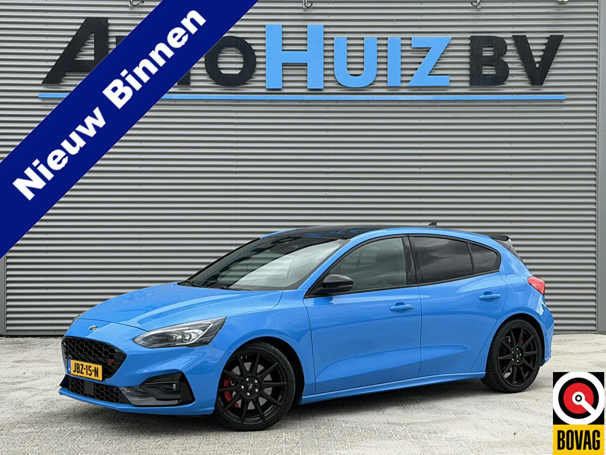 Ford Focus (2022) — foto 1
