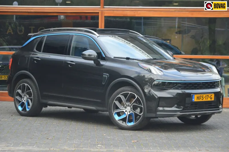 Lynk & Co 01 (2025)
