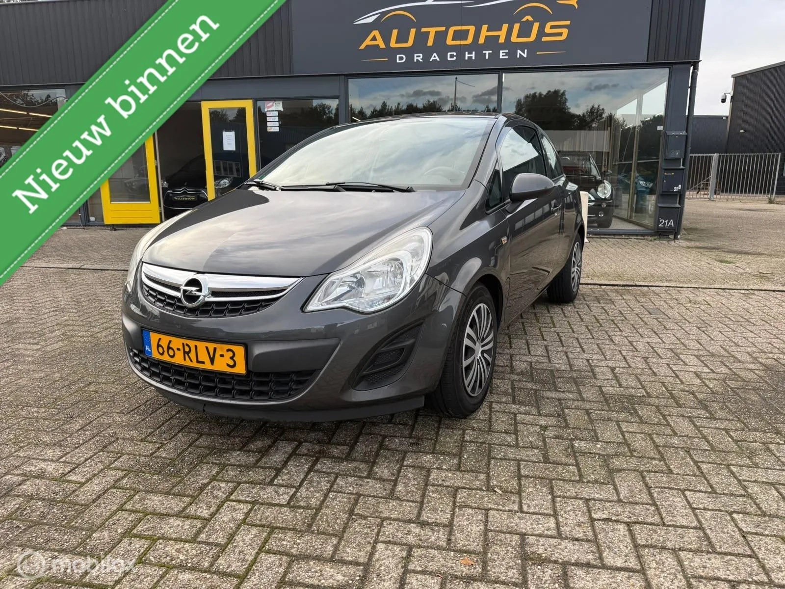 Opel Corsa (2011) — foto 1