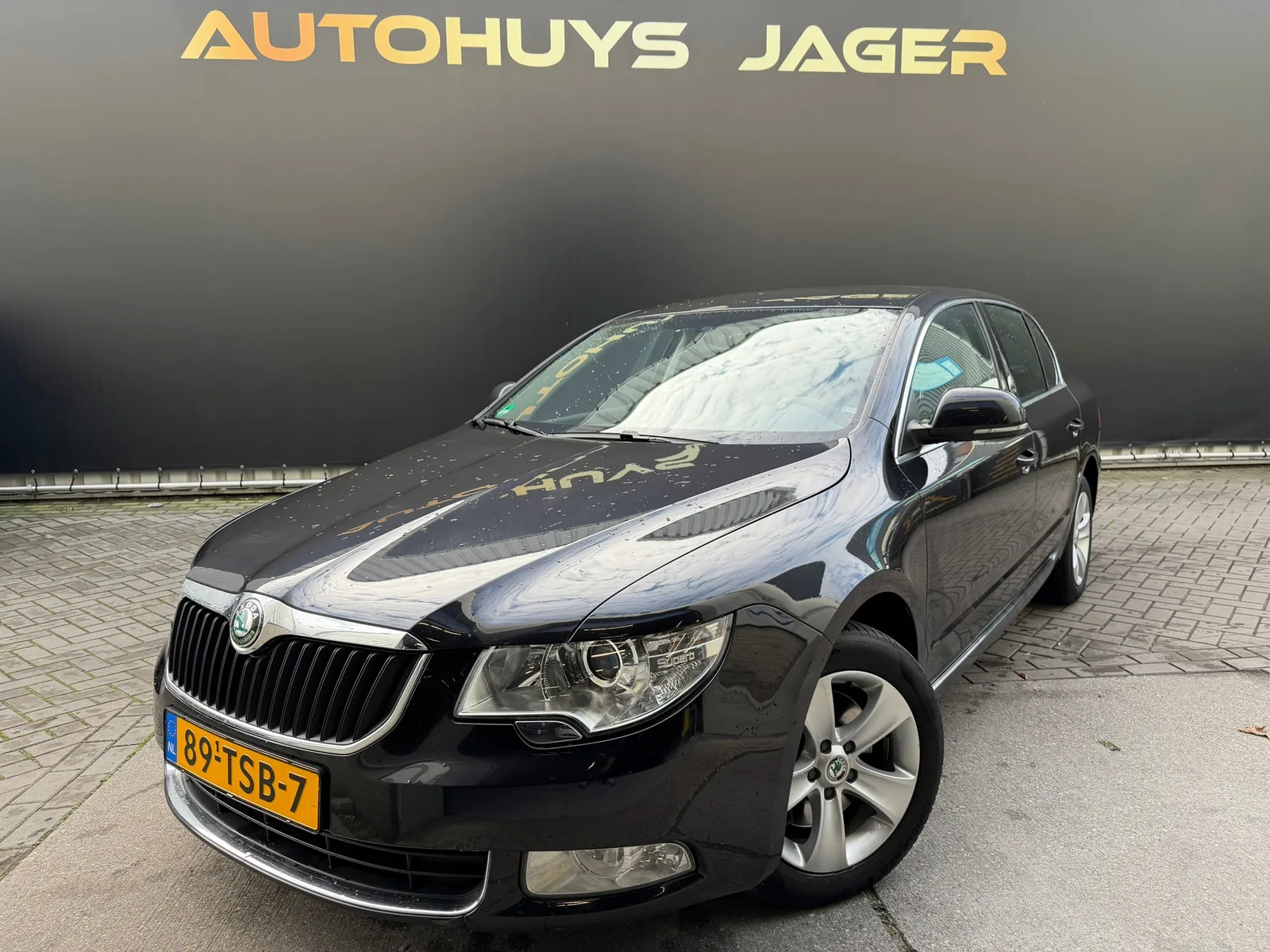 Škoda Superb (2012) — foto 1