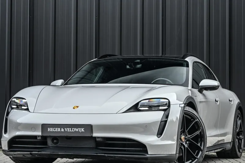 Porsche Taycan Cross Turismo (2021)