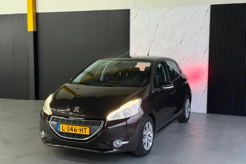 Peugeot 208 (2013)