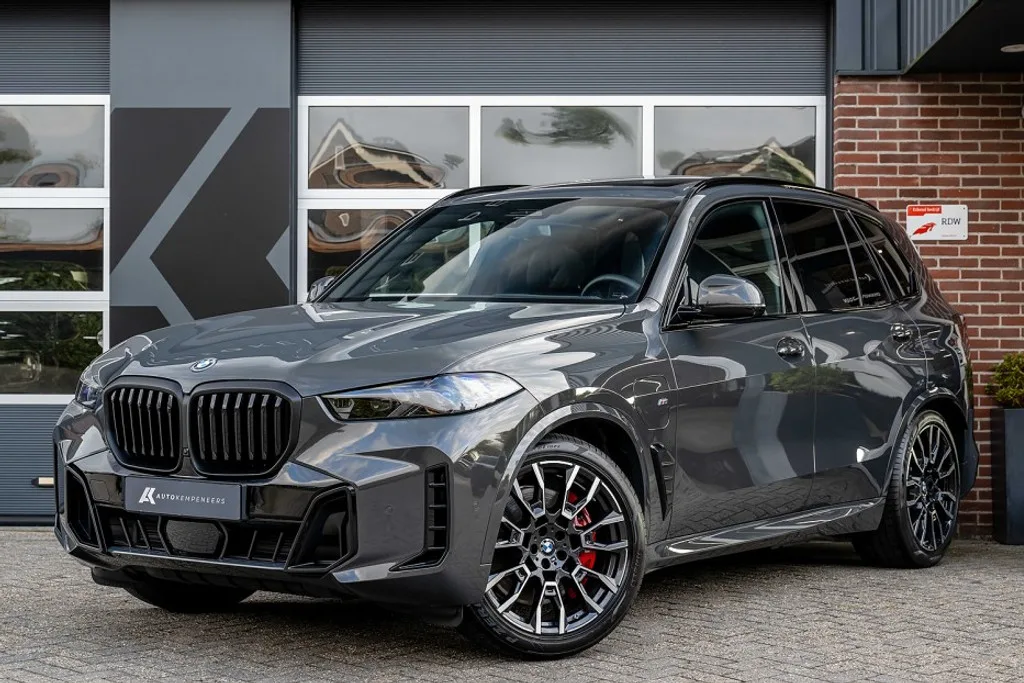 BMW X5 (2025) — foto 1