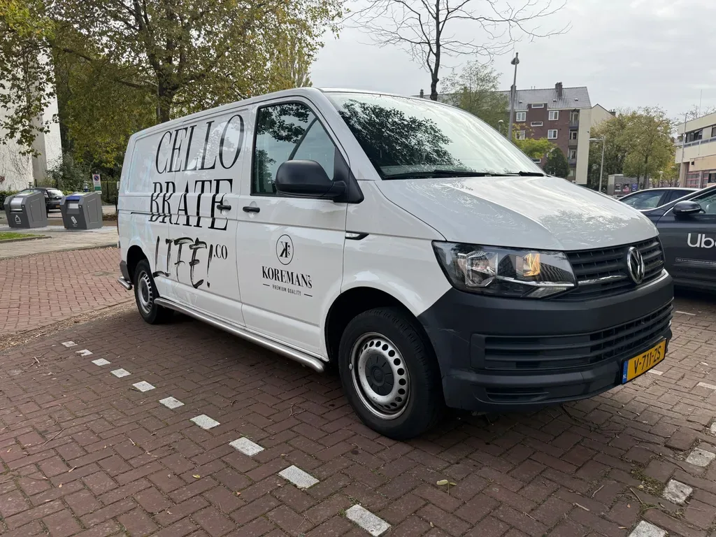 Volkswagen Transporter (2019) — foto 1