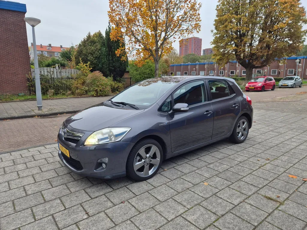 Toyota Auris (2012) — foto 1