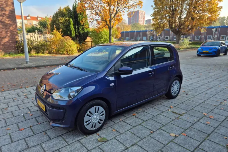 Volkswagen Up! (2015)