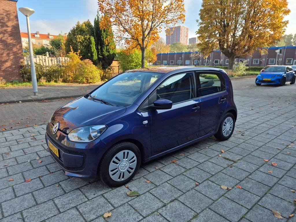 Volkswagen Up! (2015) — foto 1