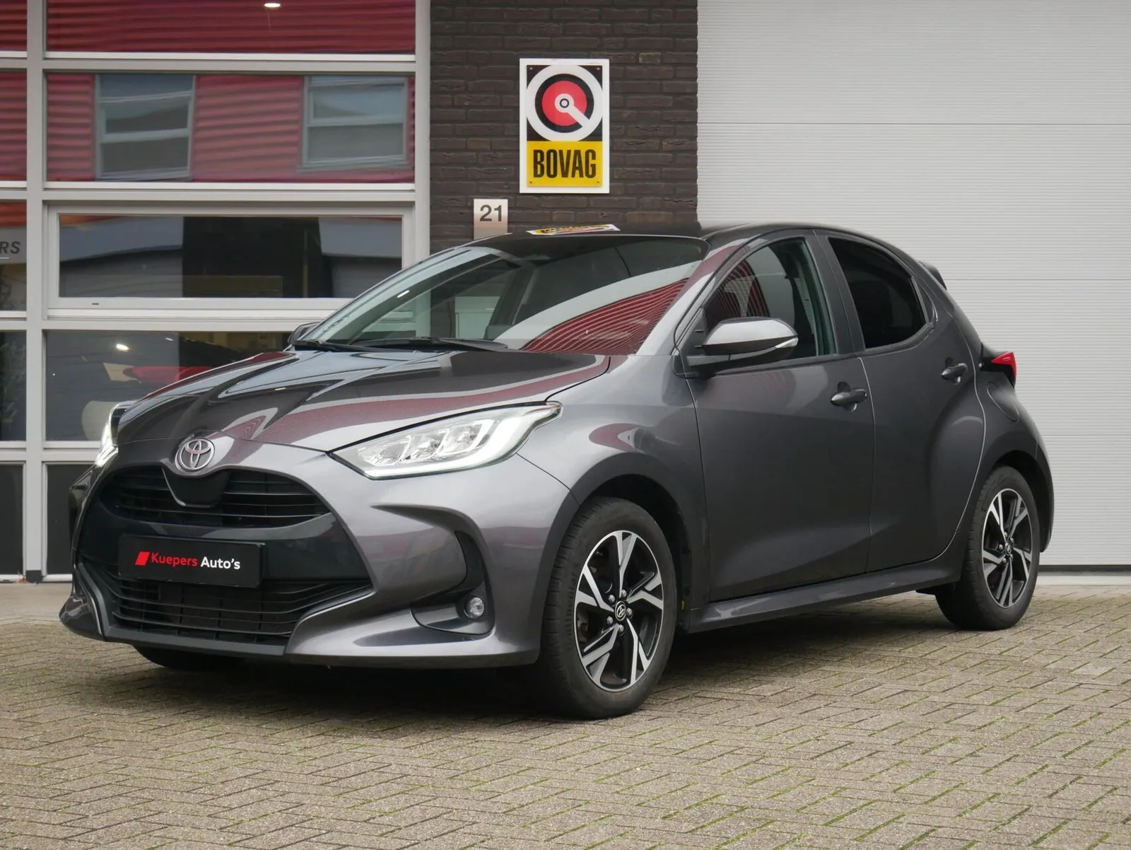 Toyota Yaris (2024) — foto 1