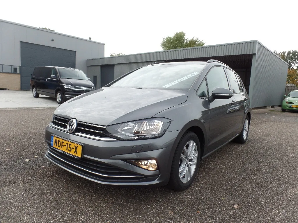 Volkswagen Golf Sportsvan (2020) — foto 1