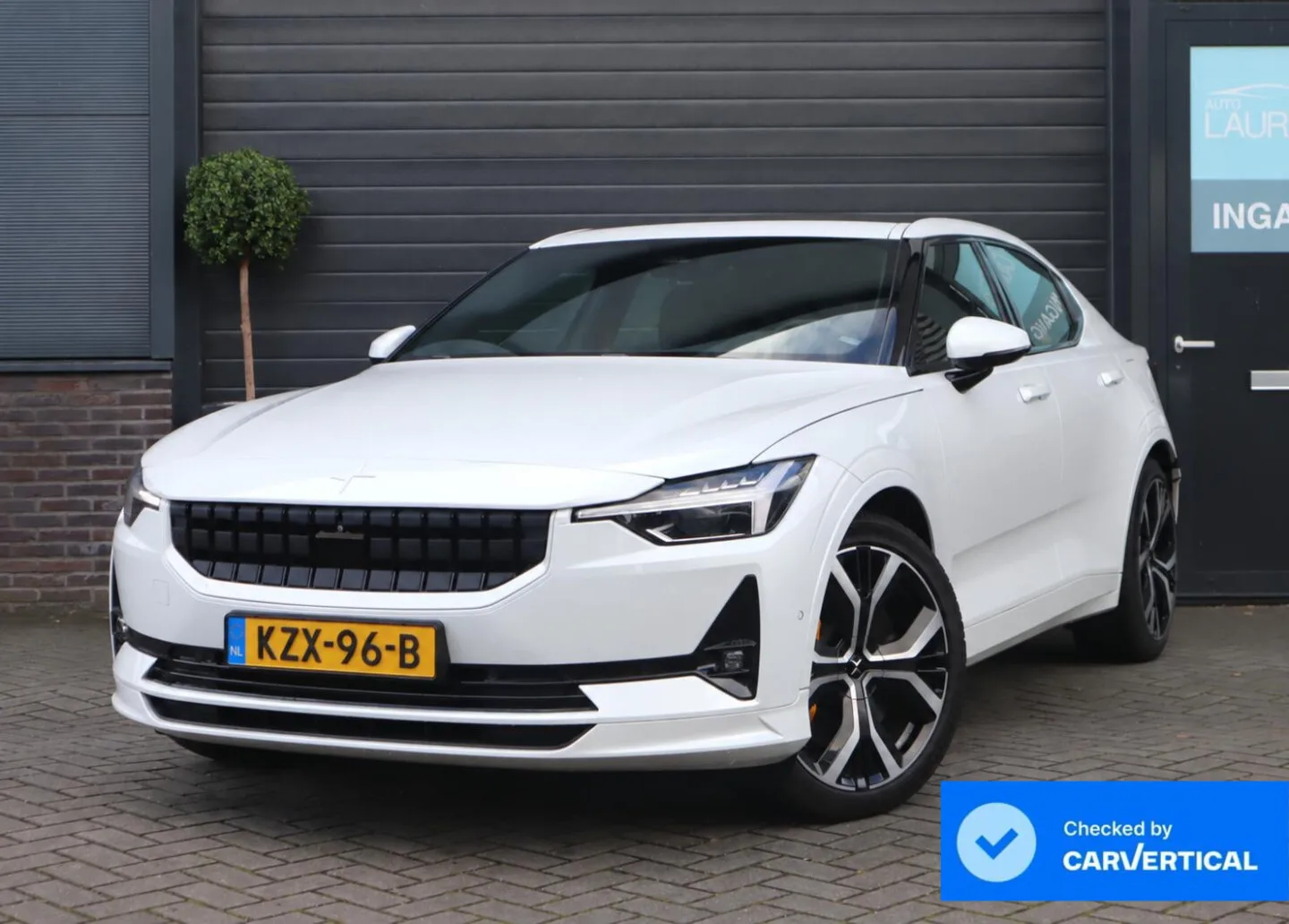 Polestar 2 (2023) — foto 1