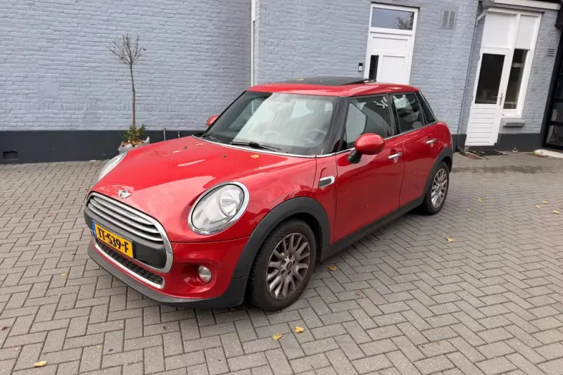 MINI One (2015)