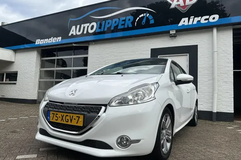 Peugeot 208 (2012)