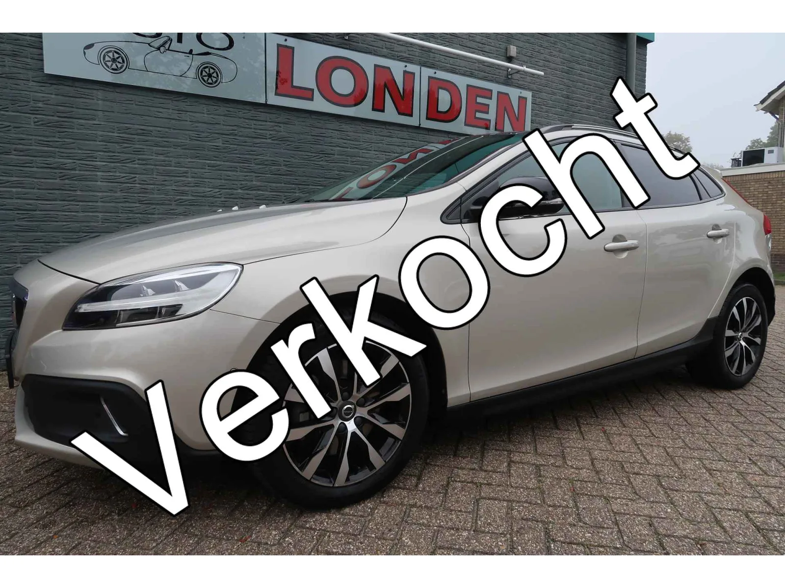 Volvo V40 Cross Country (2019) — foto 1