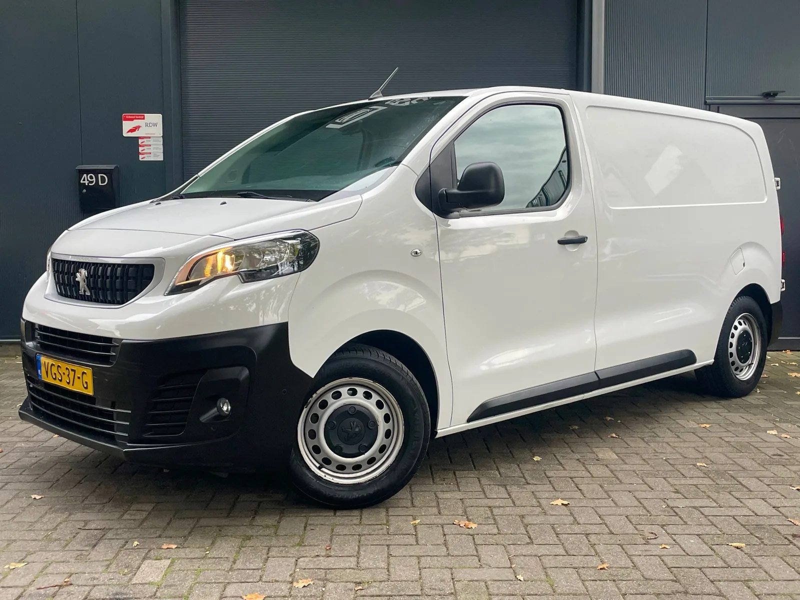 Peugeot Expert (2020) — foto 1