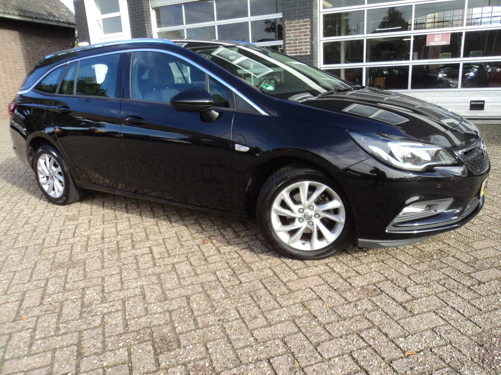 Opel Astra (2019) — foto 1