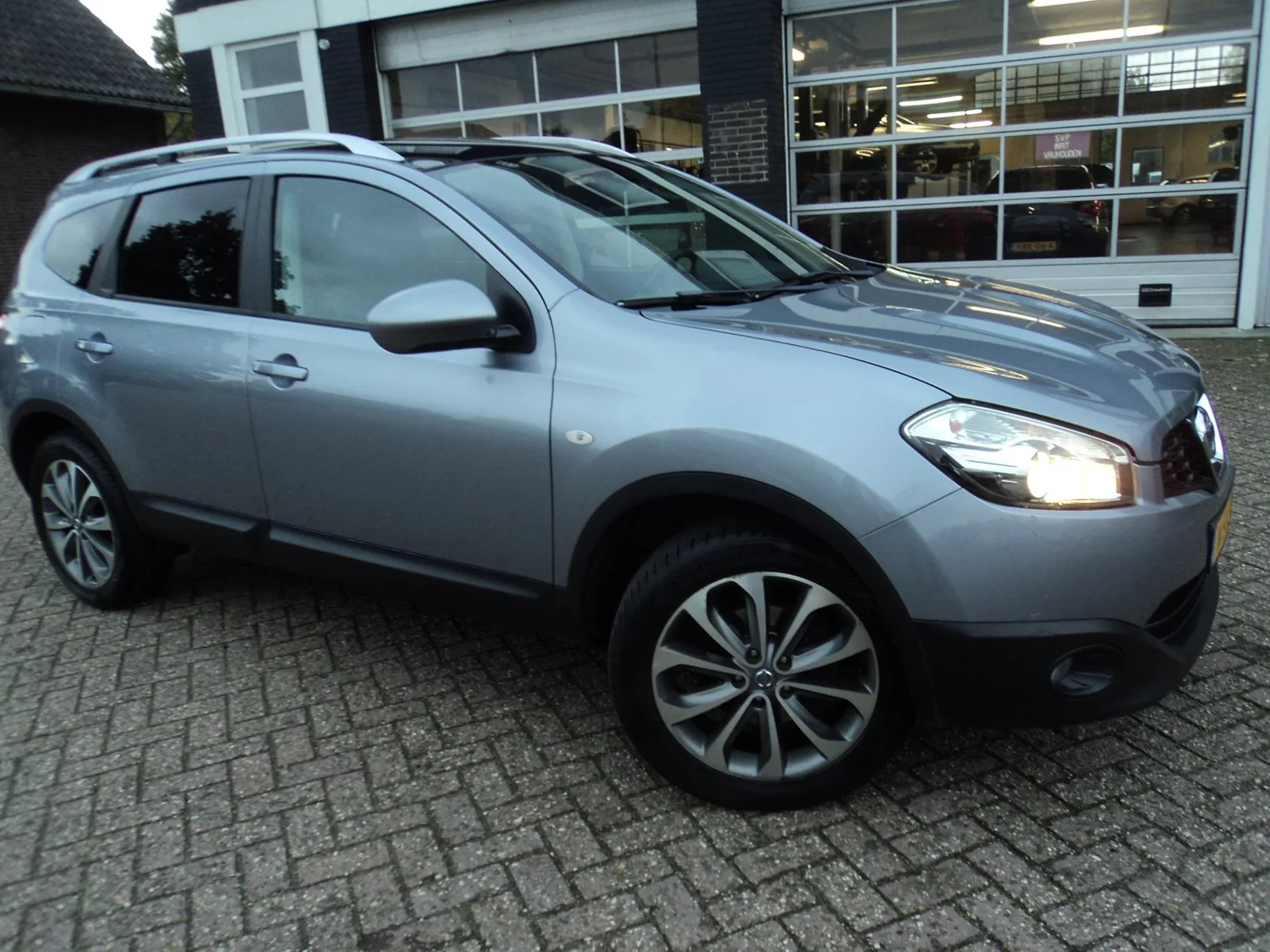 Nissan Qashqai+2 (2011) — foto 1