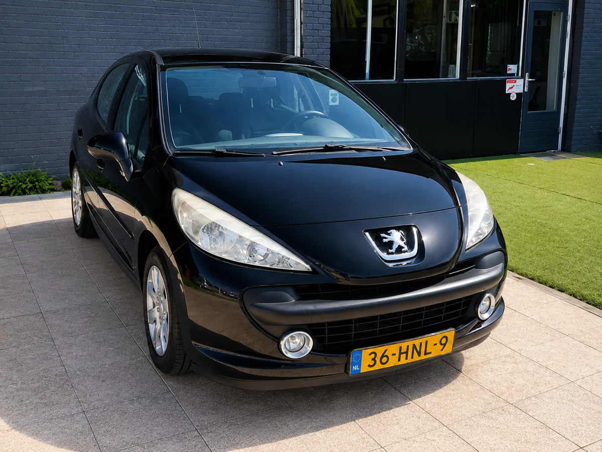 Peugeot 207 (2009) — foto 1