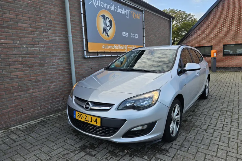 Opel Astra (2012)