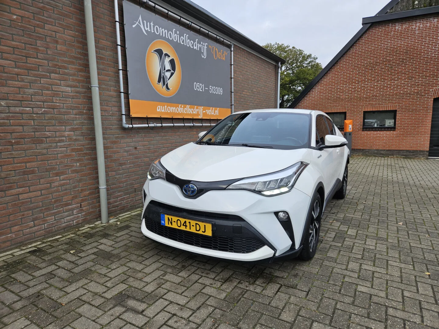 Toyota C-HR (2021) — foto 1