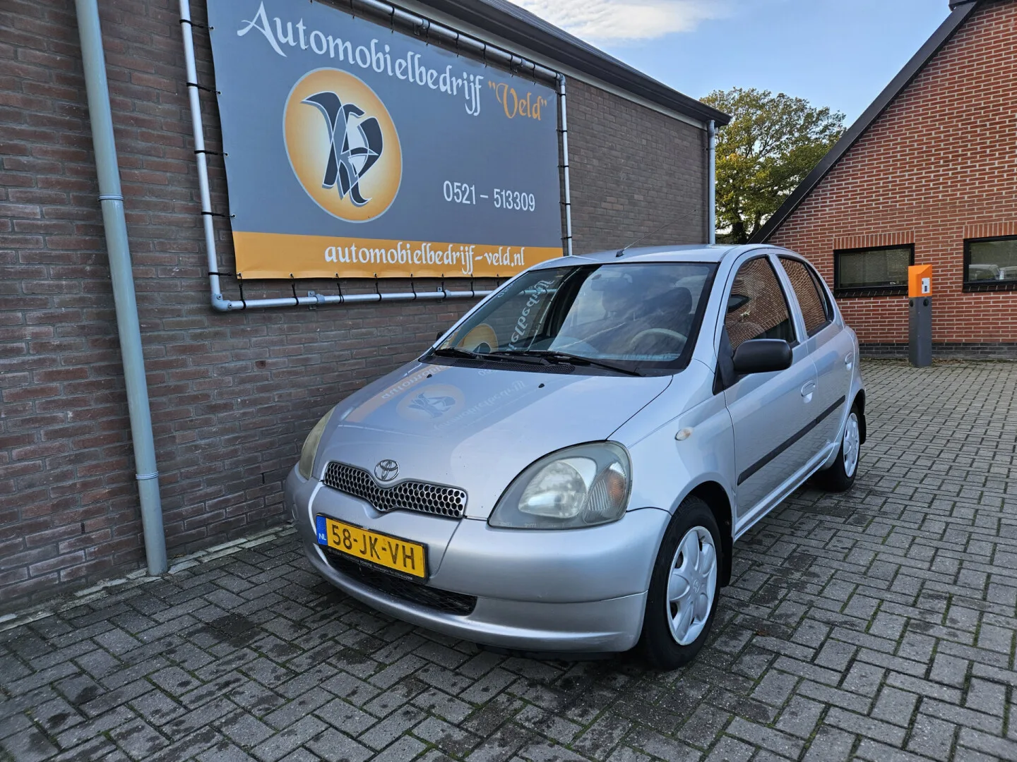 Toyota Yaris (2002) — foto 1