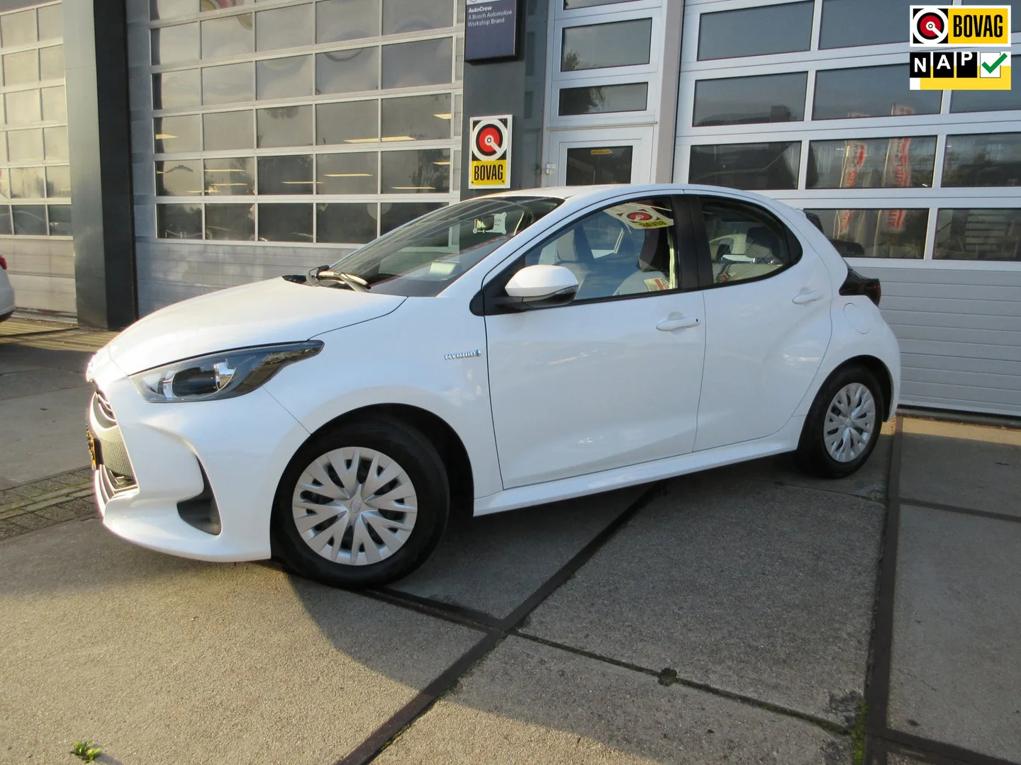 Toyota Yaris (2021) — foto 1