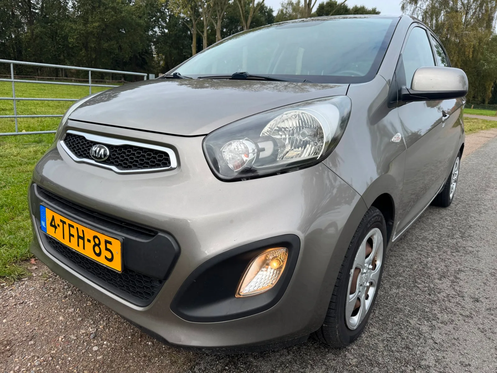 Kia Picanto (2014) — foto 1