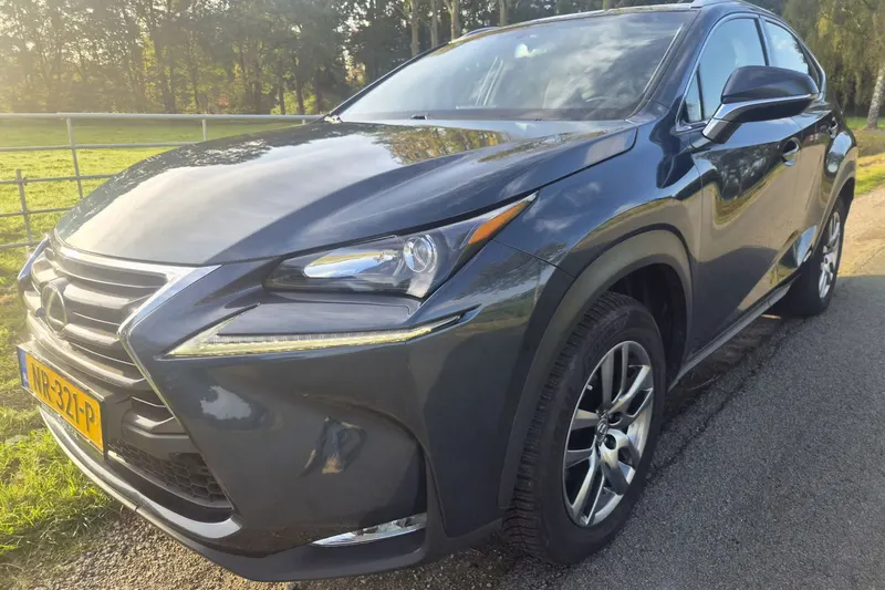 Lexus NX (2015)