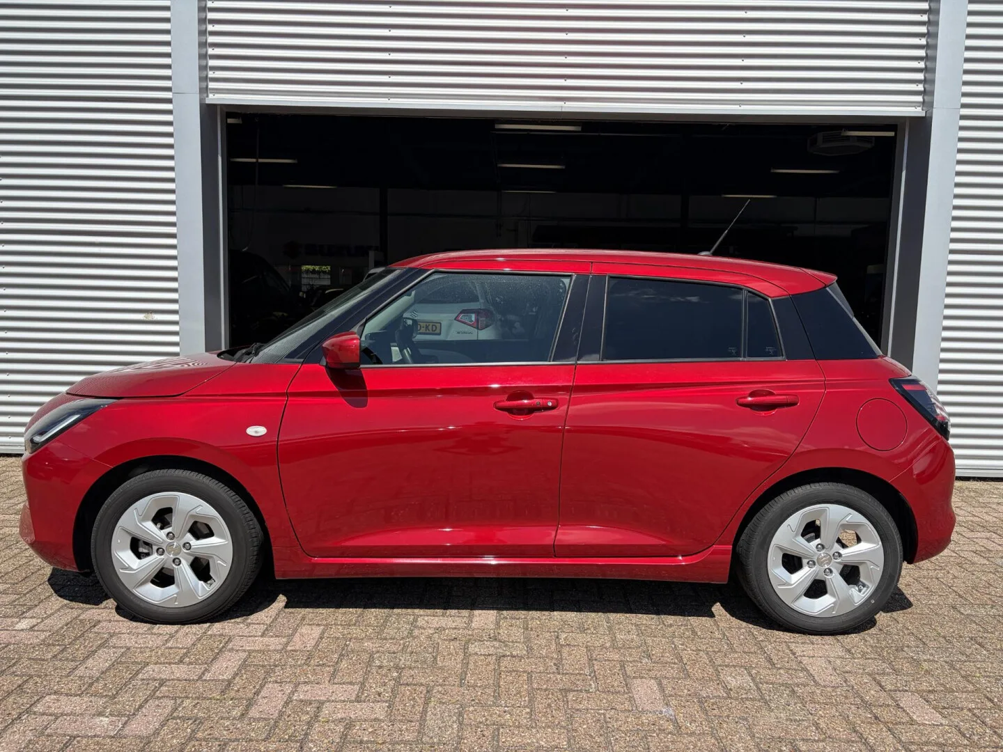 Suzuki Swift (2024) — foto 1