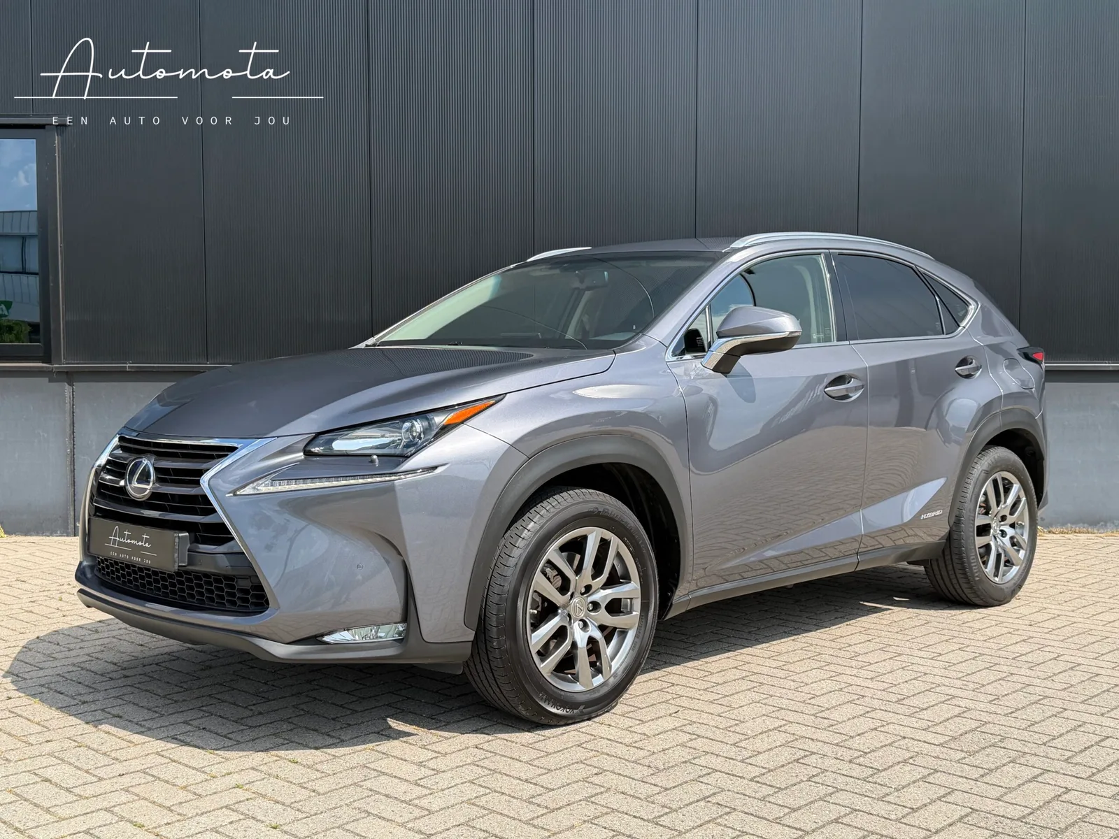 Lexus NX (2015) — foto 1