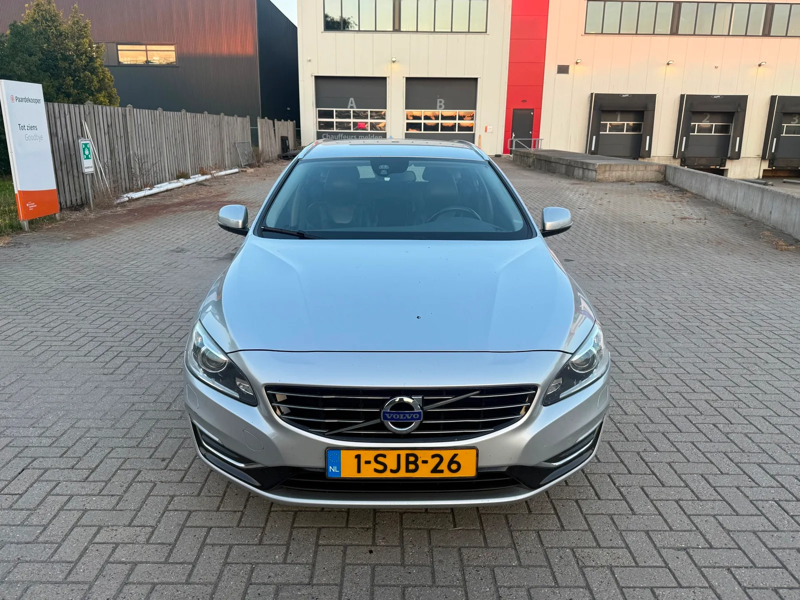 Volvo V60 (2013) — foto 1