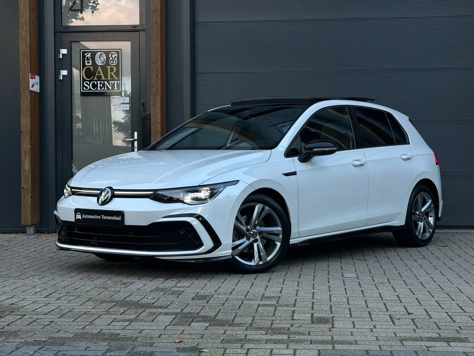 Volkswagen Golf (2021) — foto 1