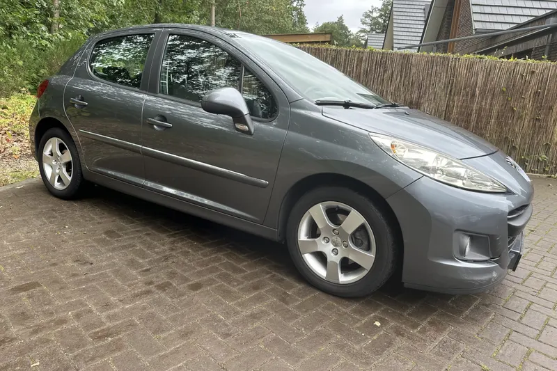 Peugeot 207 (2010)