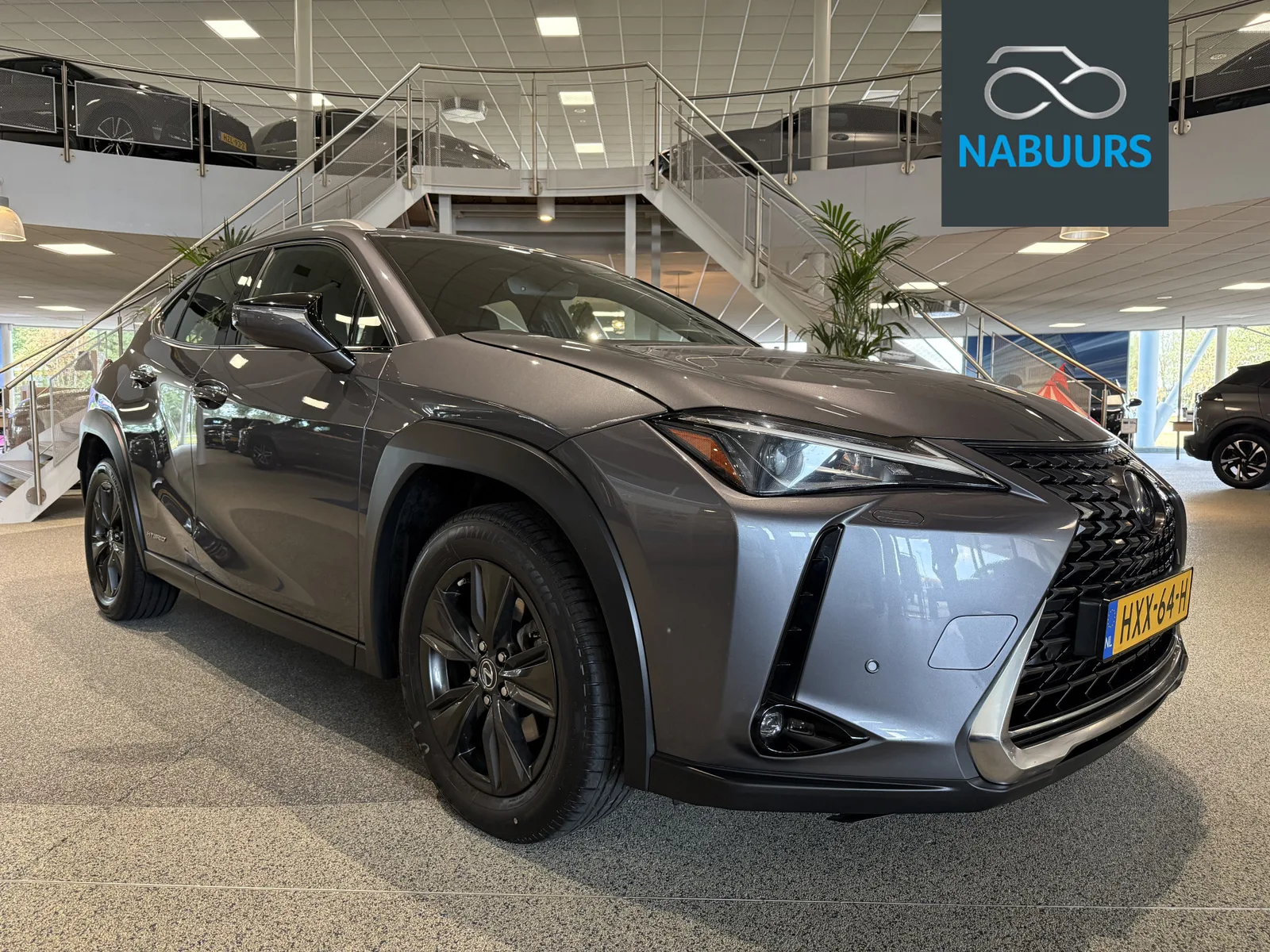 Lexus UX (2019) — foto 1