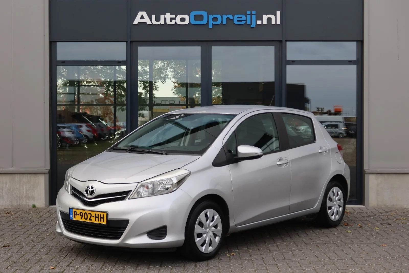 Toyota Yaris (2012) — foto 1