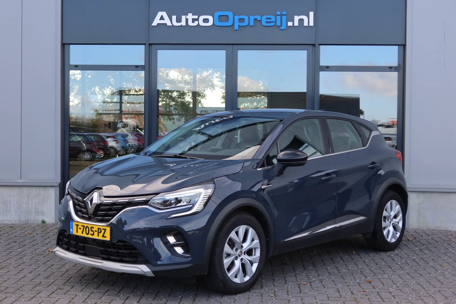 Renault Captur (2022) — foto 1