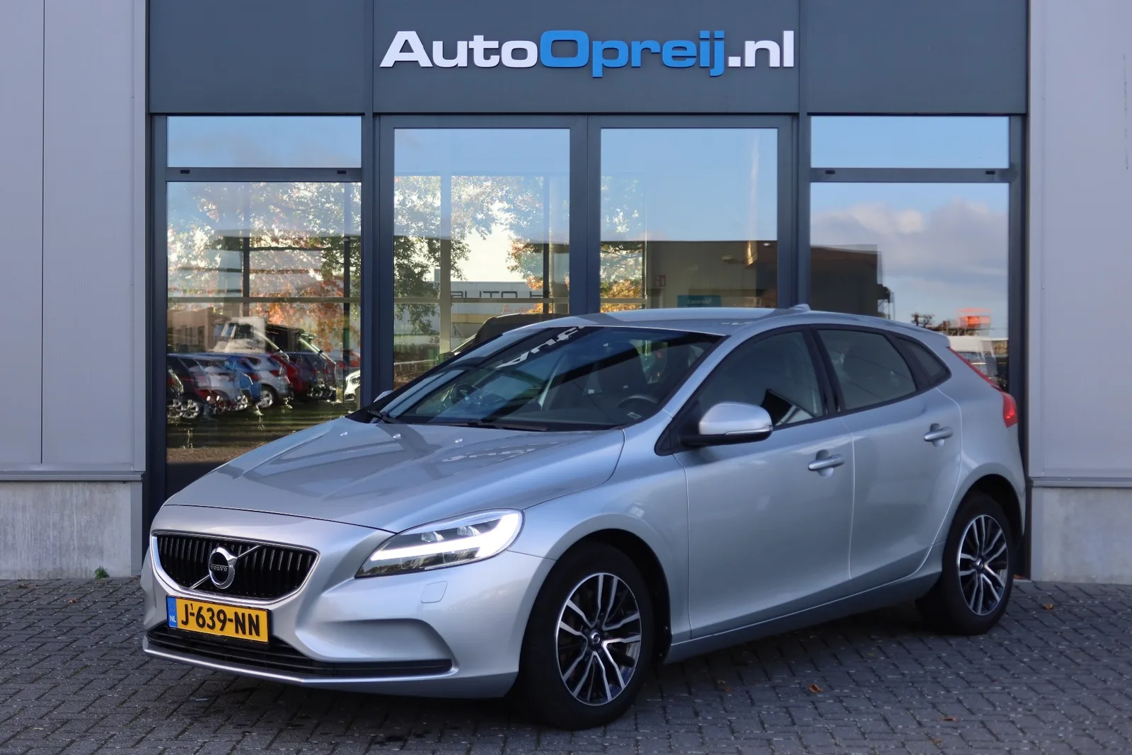 Volvo V40 (2018) — foto 1