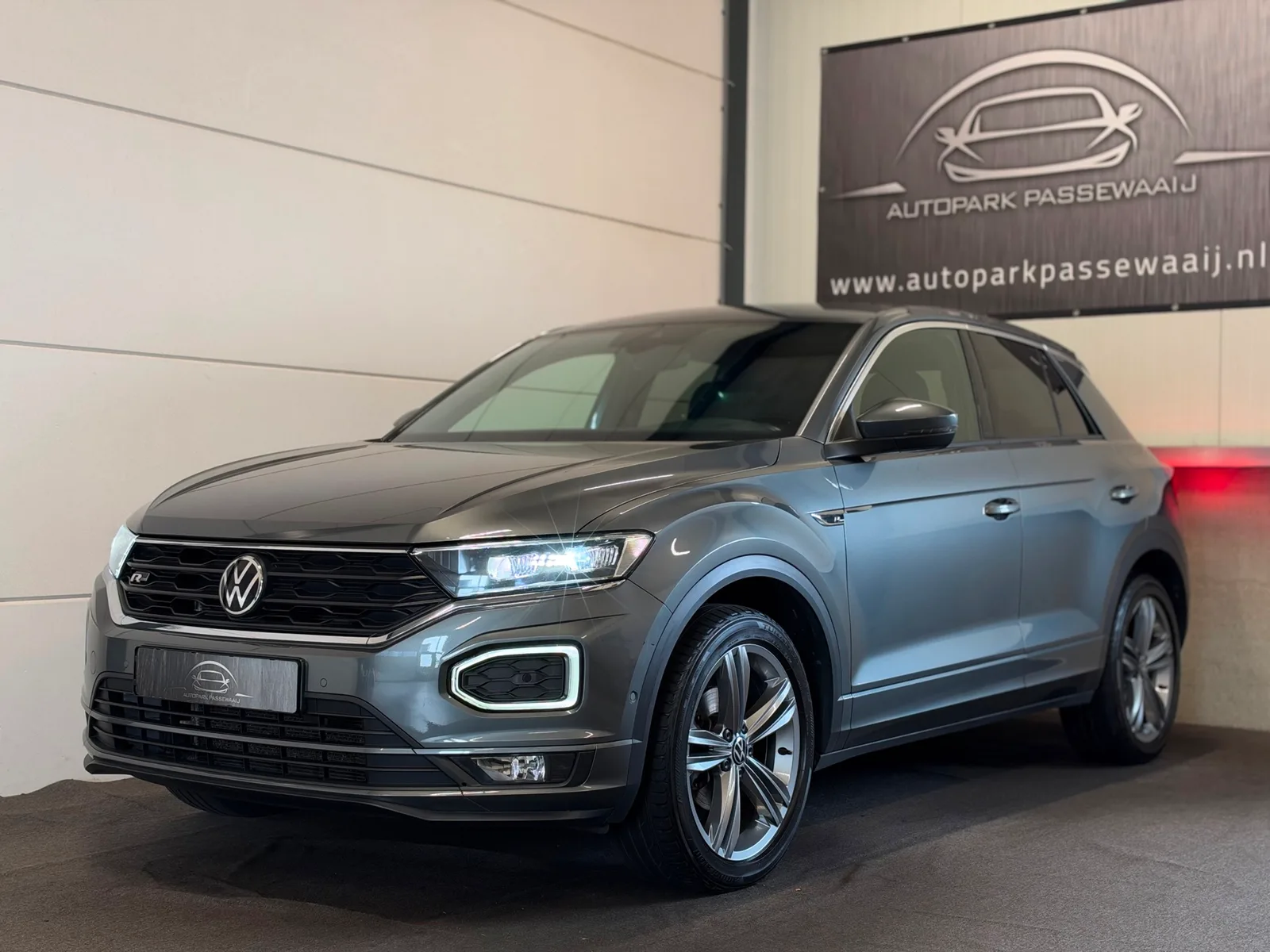 Volkswagen T-Roc (2021) — foto 1