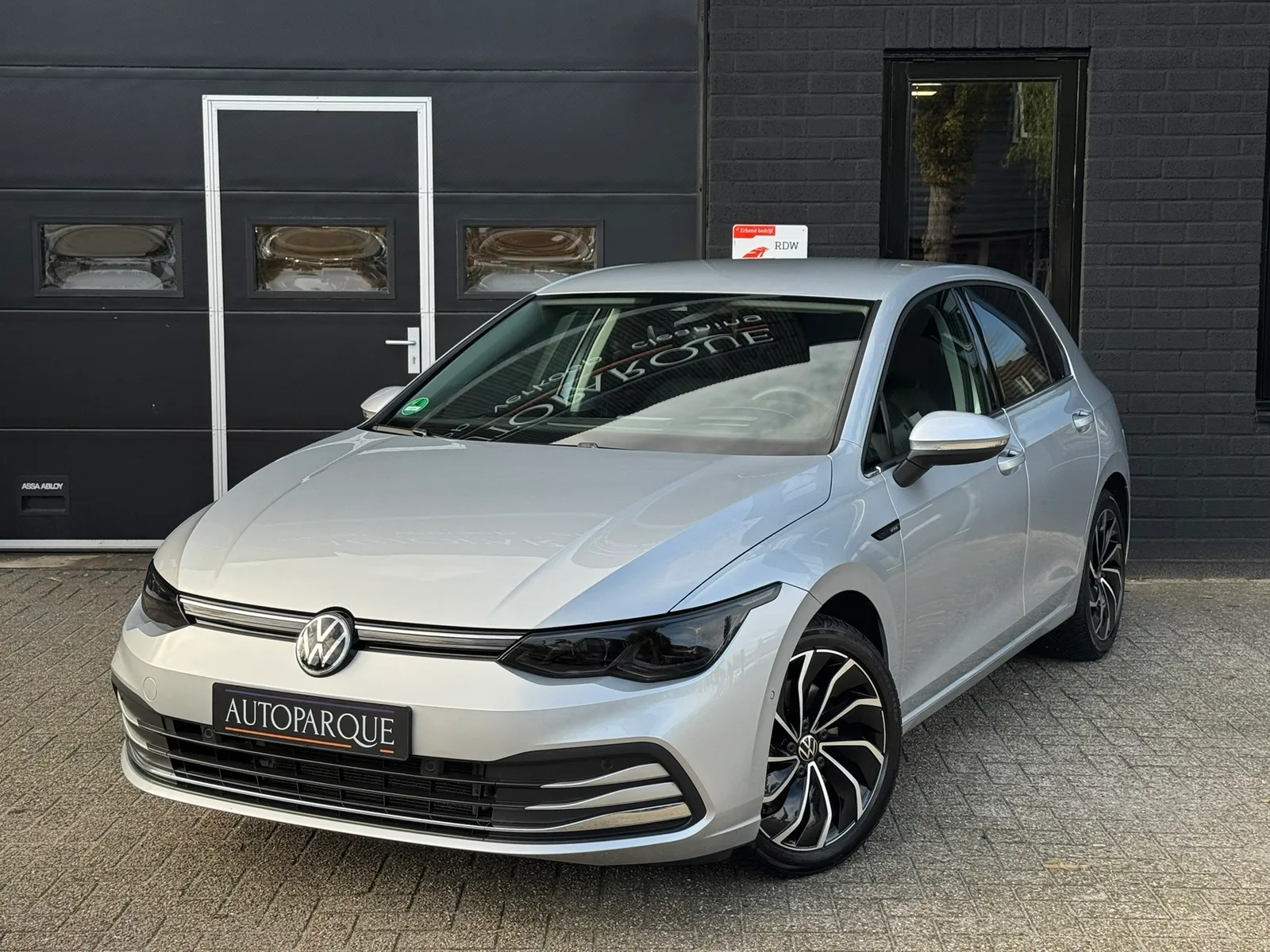 Volkswagen Golf (2020) — foto 1