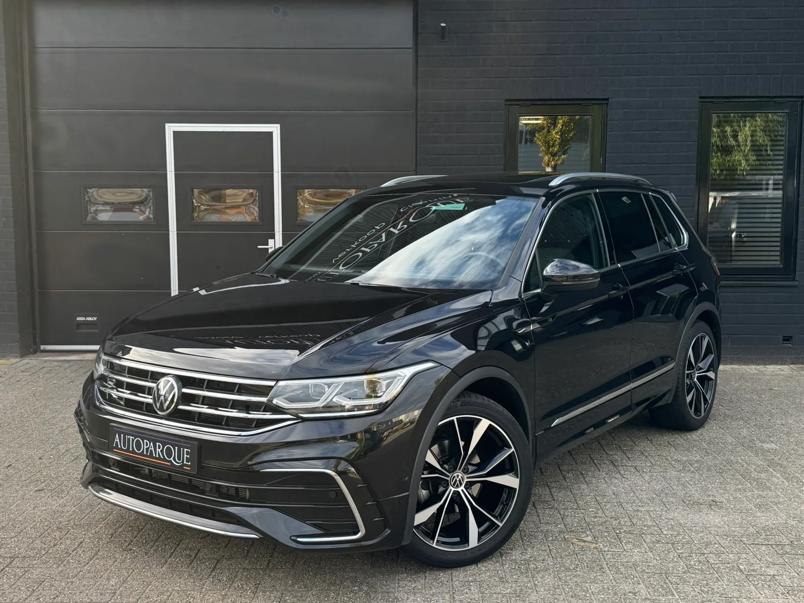 Volkswagen Tiguan (2023) — foto 1