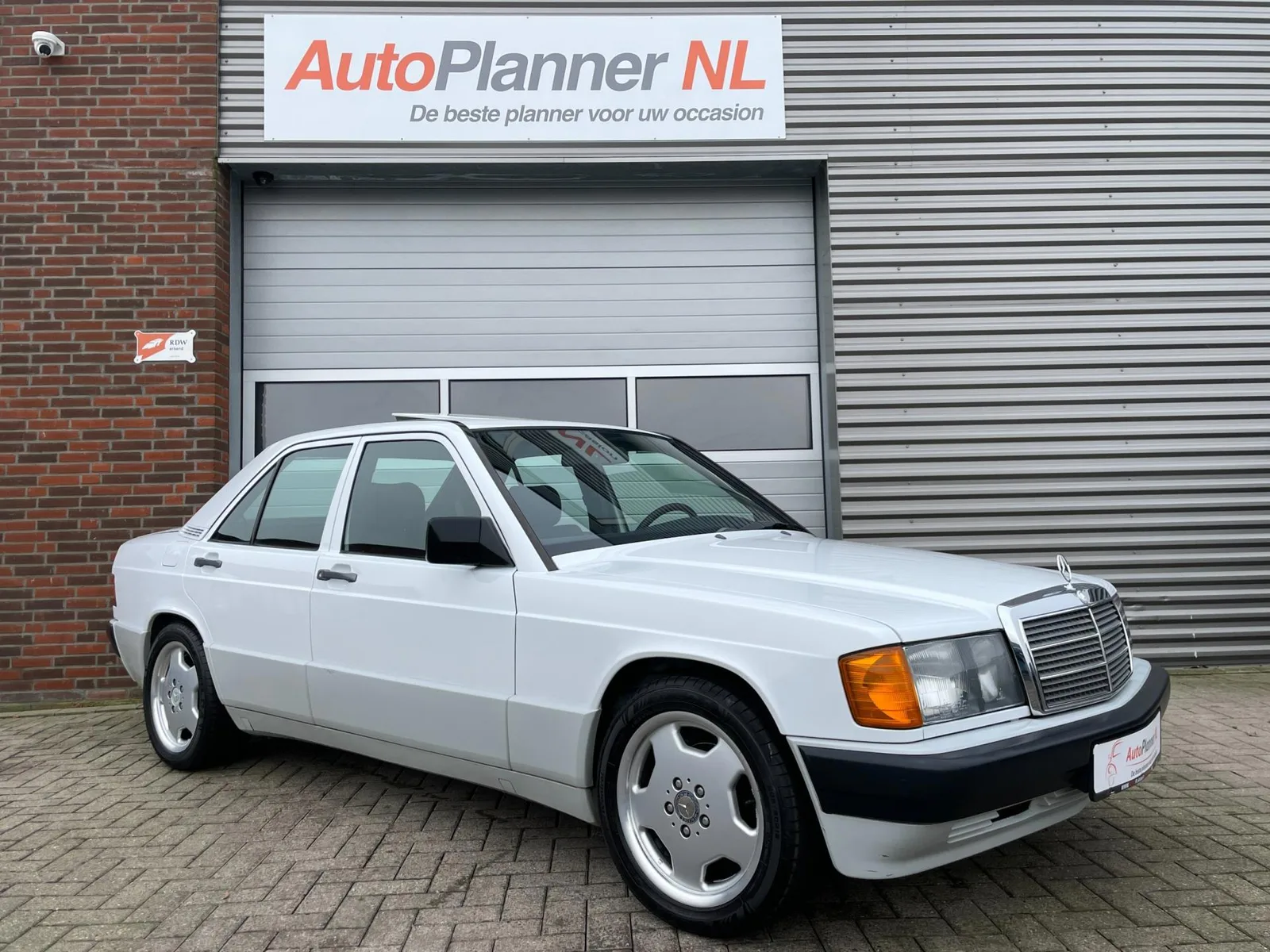 Mercedes-Benz 190-Serie (1989) — foto 1