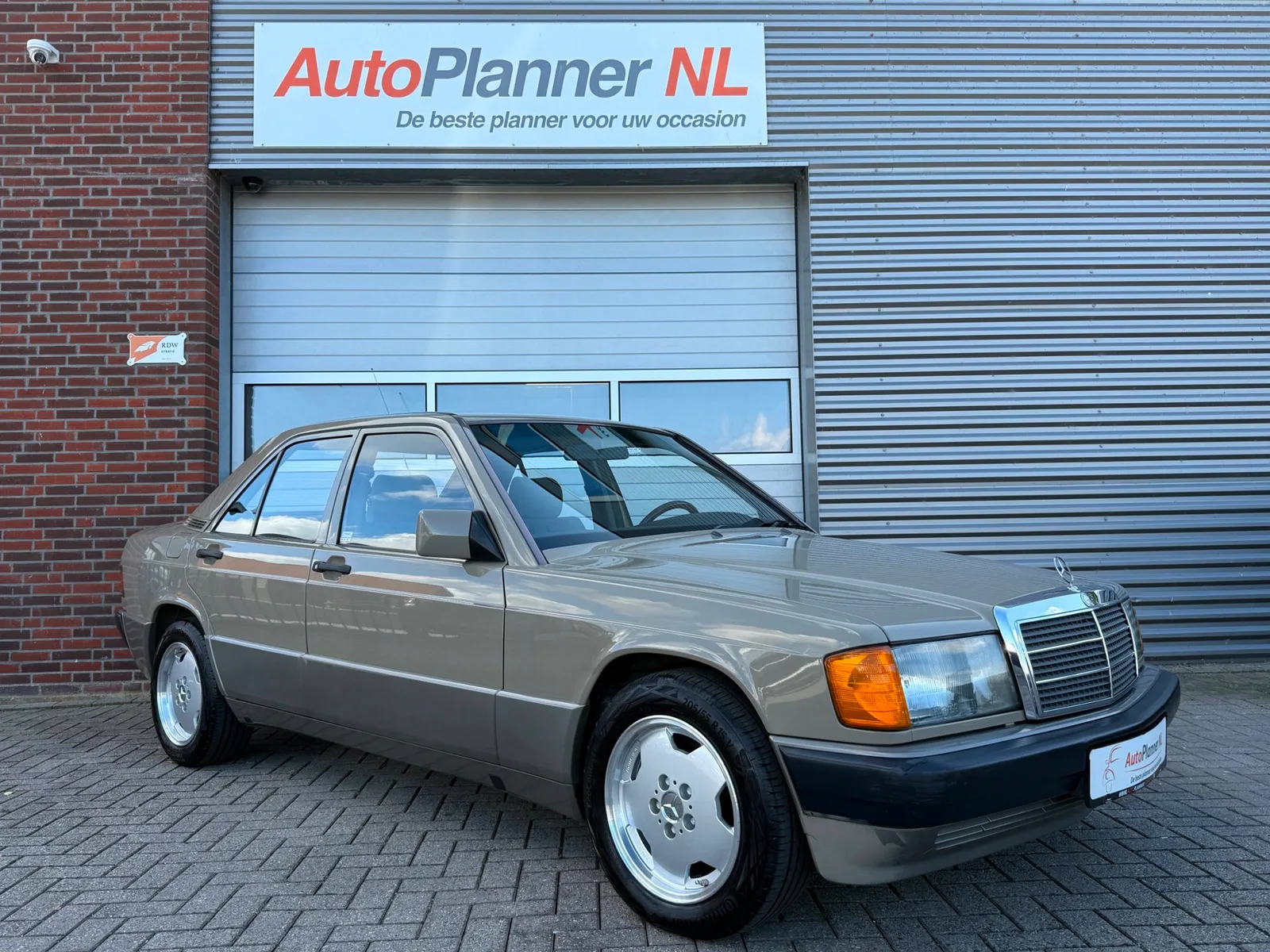 Mercedes-Benz 190-Serie (1991) — foto 1