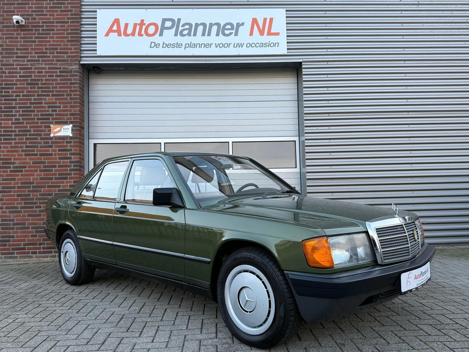 Mercedes-Benz 190-Serie (1986) — foto 1