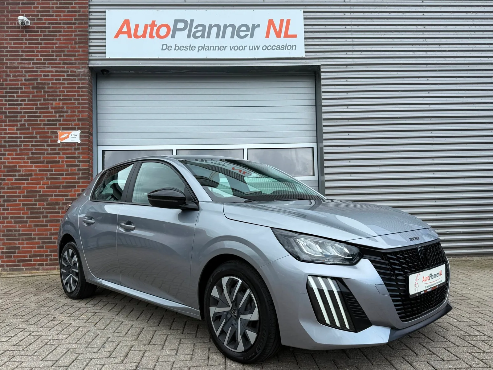Peugeot 208 (2024) — foto 1