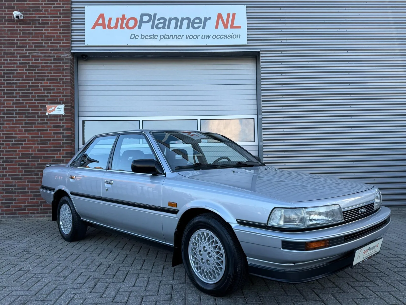 Toyota Camry (1987) — foto 1